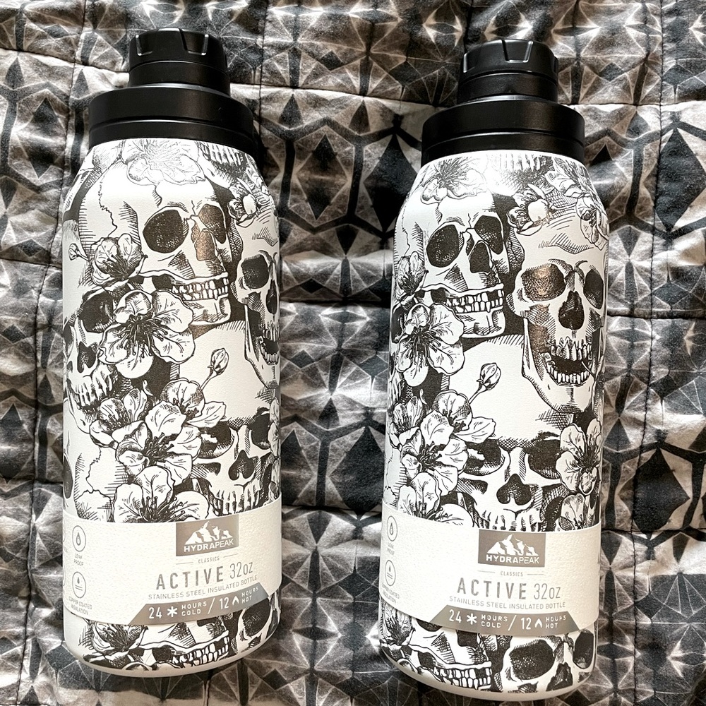 HydraPeak Skulls Active 32oz NWT HTF